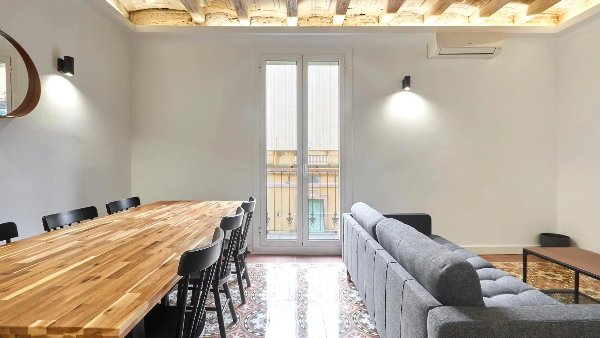 Comfortable Apartment Next To Apolo Theater Spain