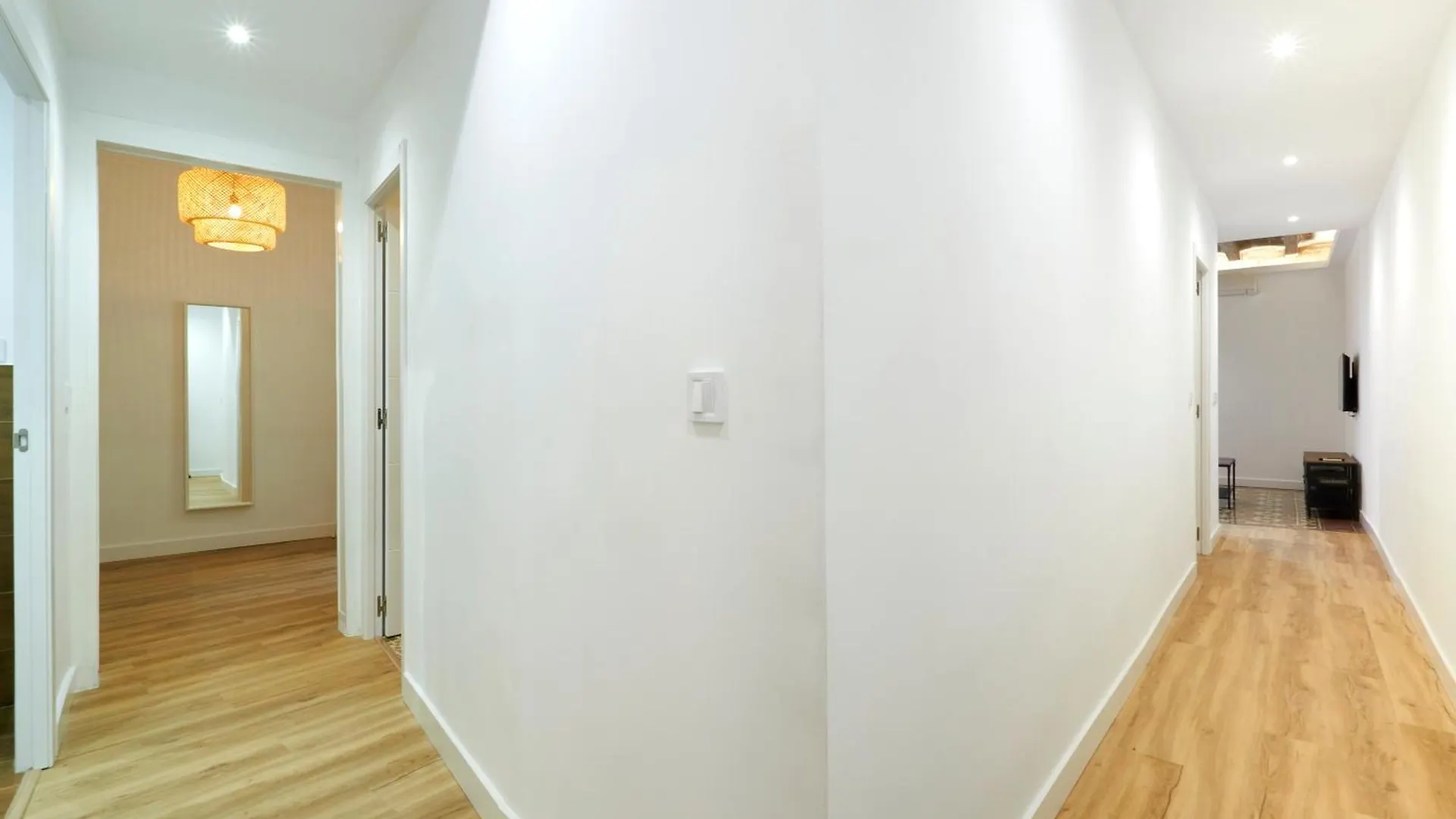 Comfortable Apartment Next To Apolo Theater 바르셀로나