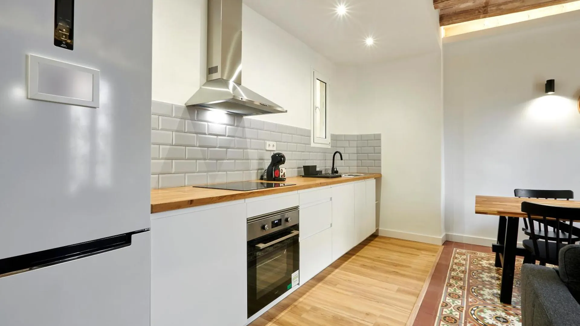 Comfortable Apartment Next To Apolo Theater Barcelona